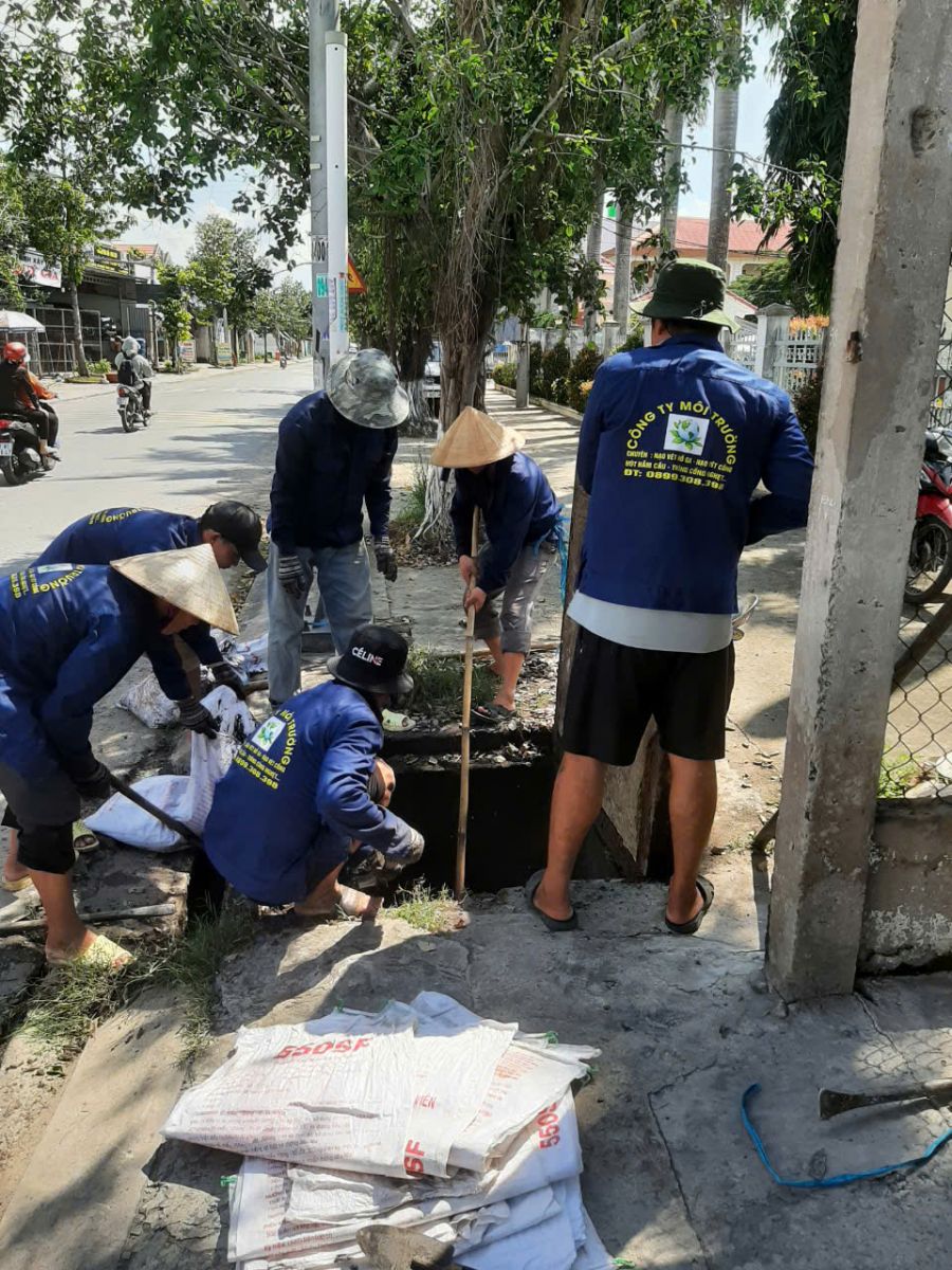 Vét hố ga tại khu vực quận 2